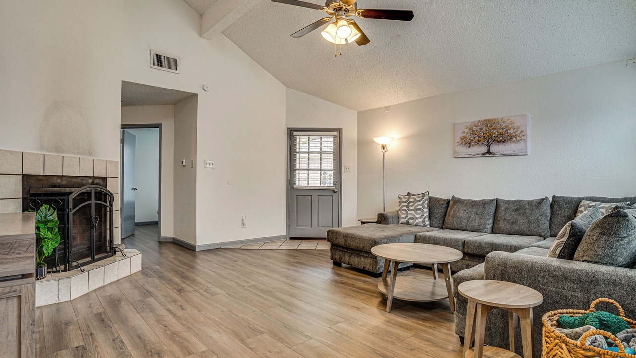 Photo of Livingroom in Coppell