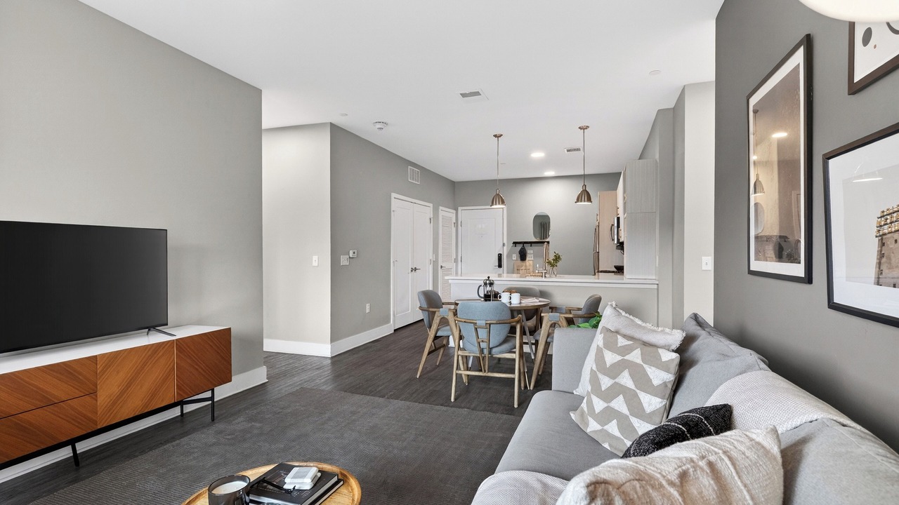 Photo of Livingroom in Hillsboro West End