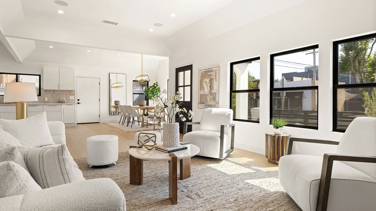 Photo of Livingroom in West Los Angeles