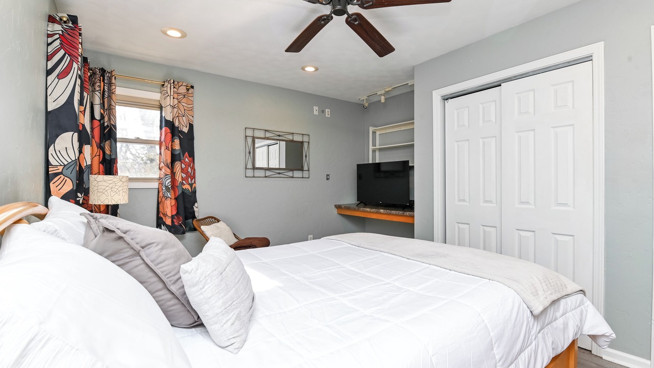 Photo of Bedroom in Sunnyland