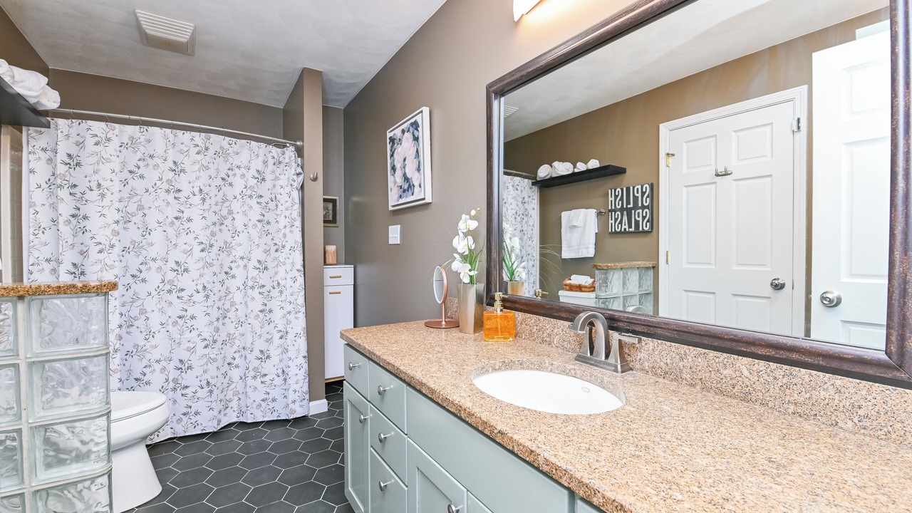 Photo of Bathroom in Sunnyland