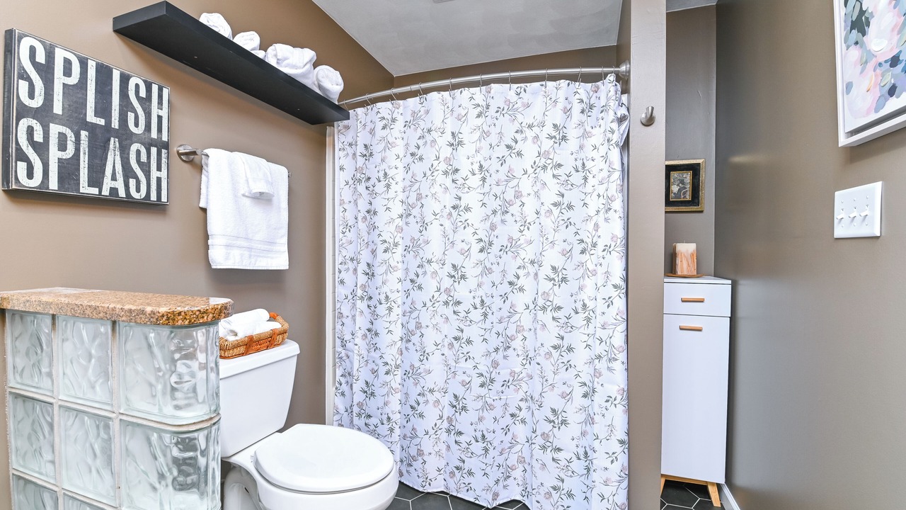 Photo of Bathroom in Sunnyland