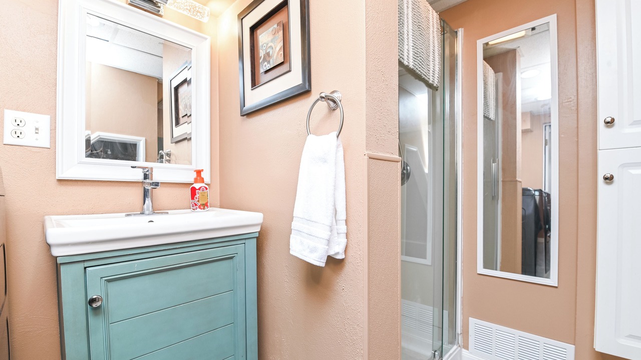 Photo of Bathroom in Sunnyland