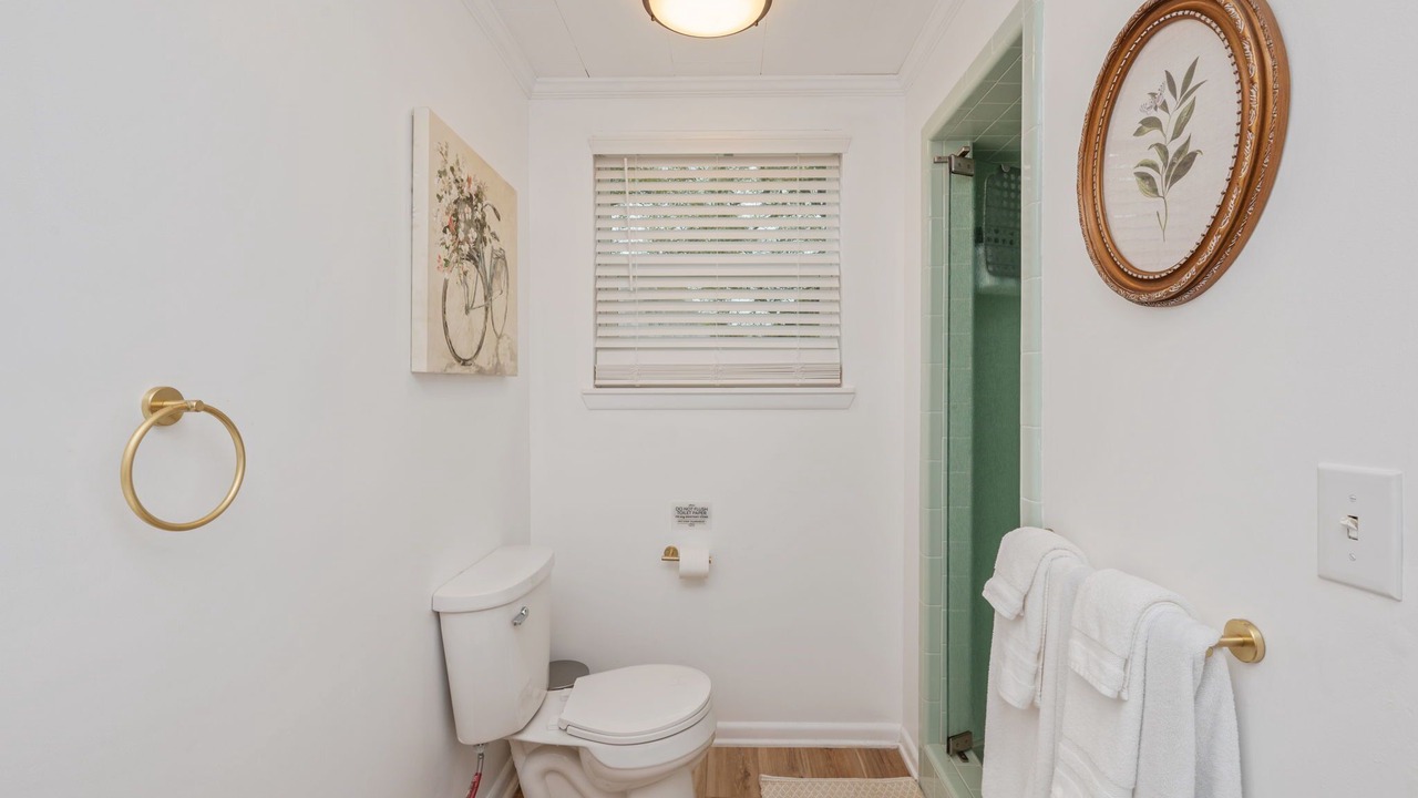 Photo of Bathroom in De Funiak Springs