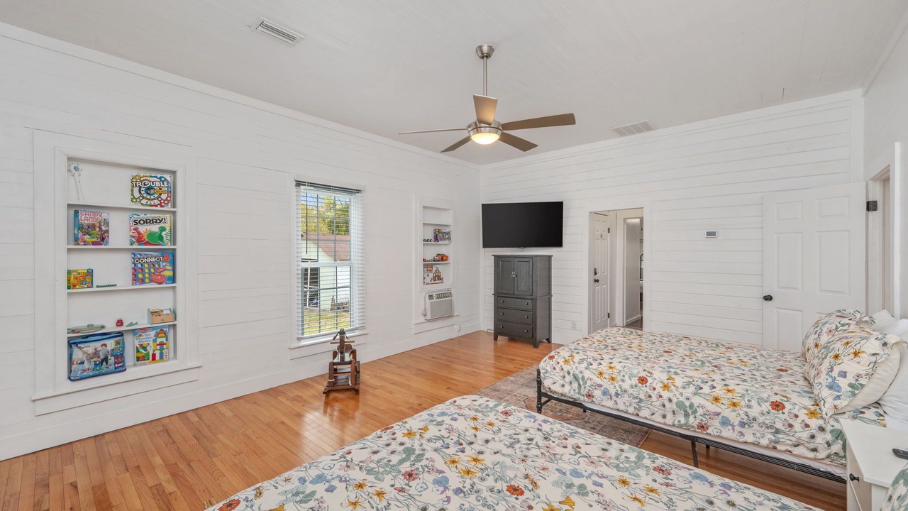 Photo of Bedroom in De Funiak Springs