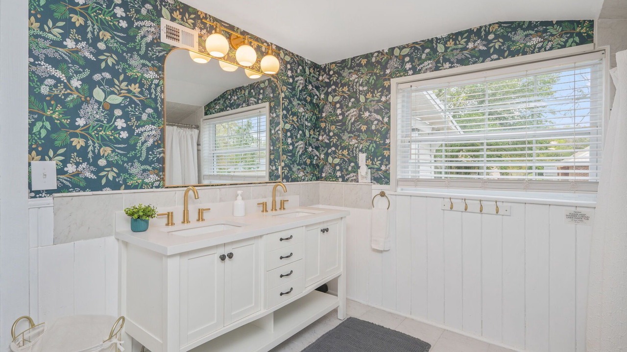 Photo of Bathroom in De Funiak Springs