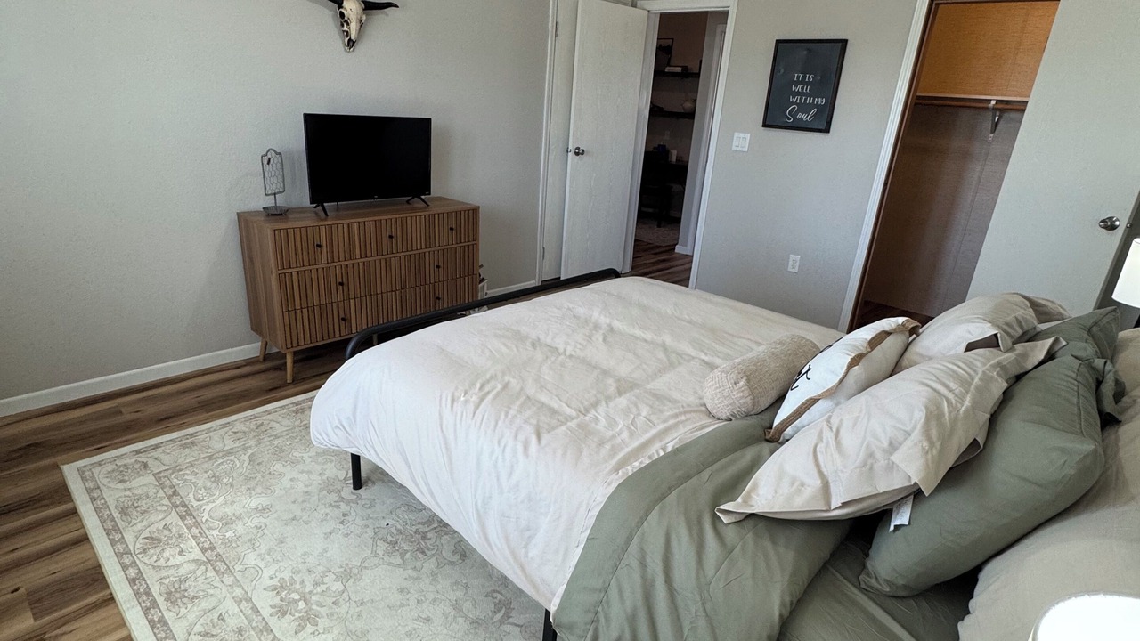 Photo of Bedroom in Colorado City