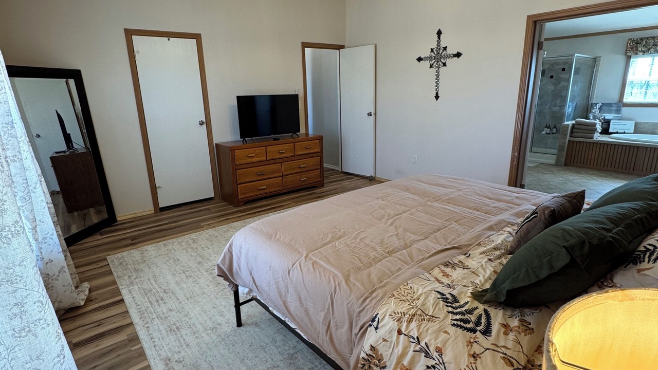 Photo of Bedroom in Colorado City