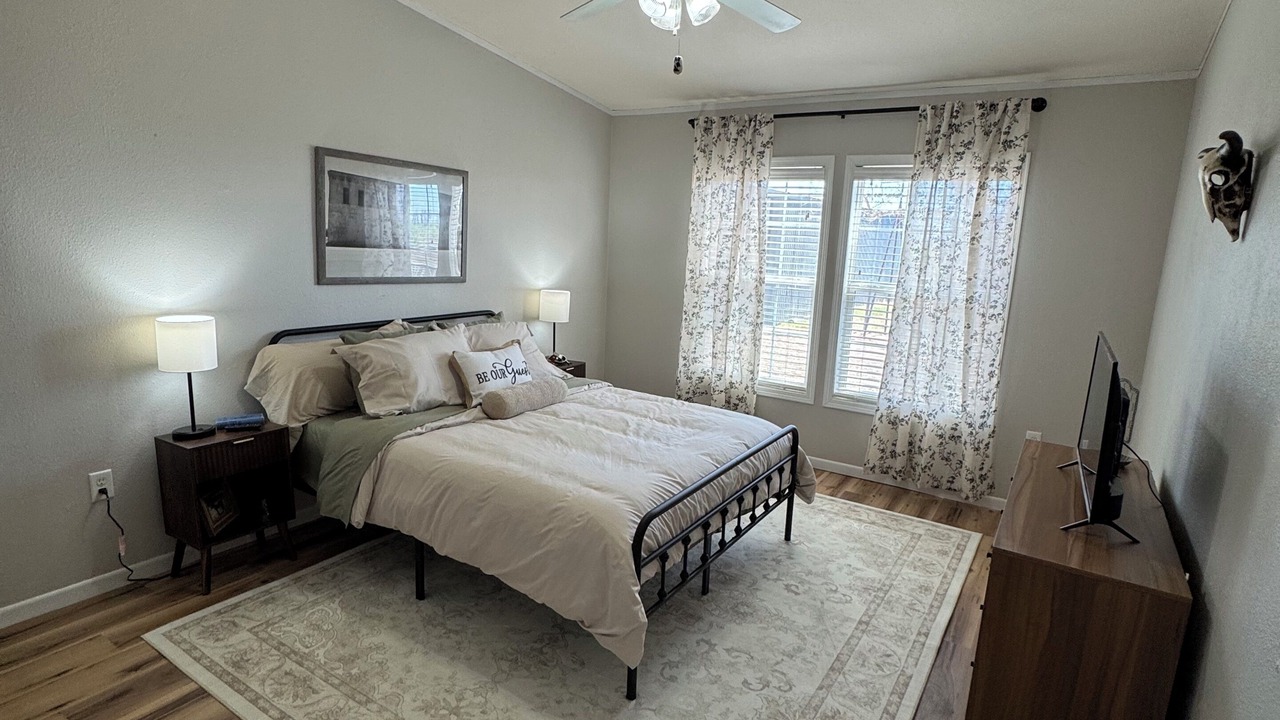 Photo of Bedroom in Colorado City