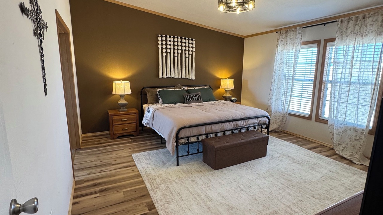 Photo of Bedroom in Colorado City