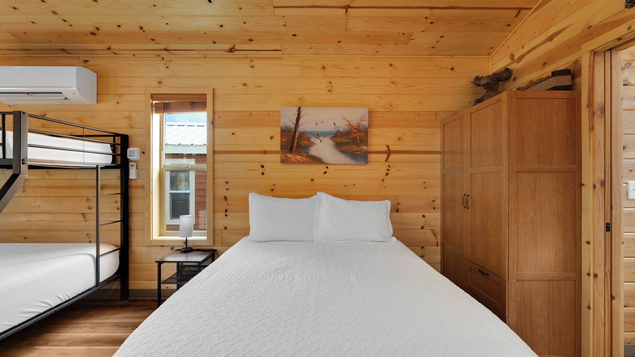 Photo of Bedroom in Summerhaven