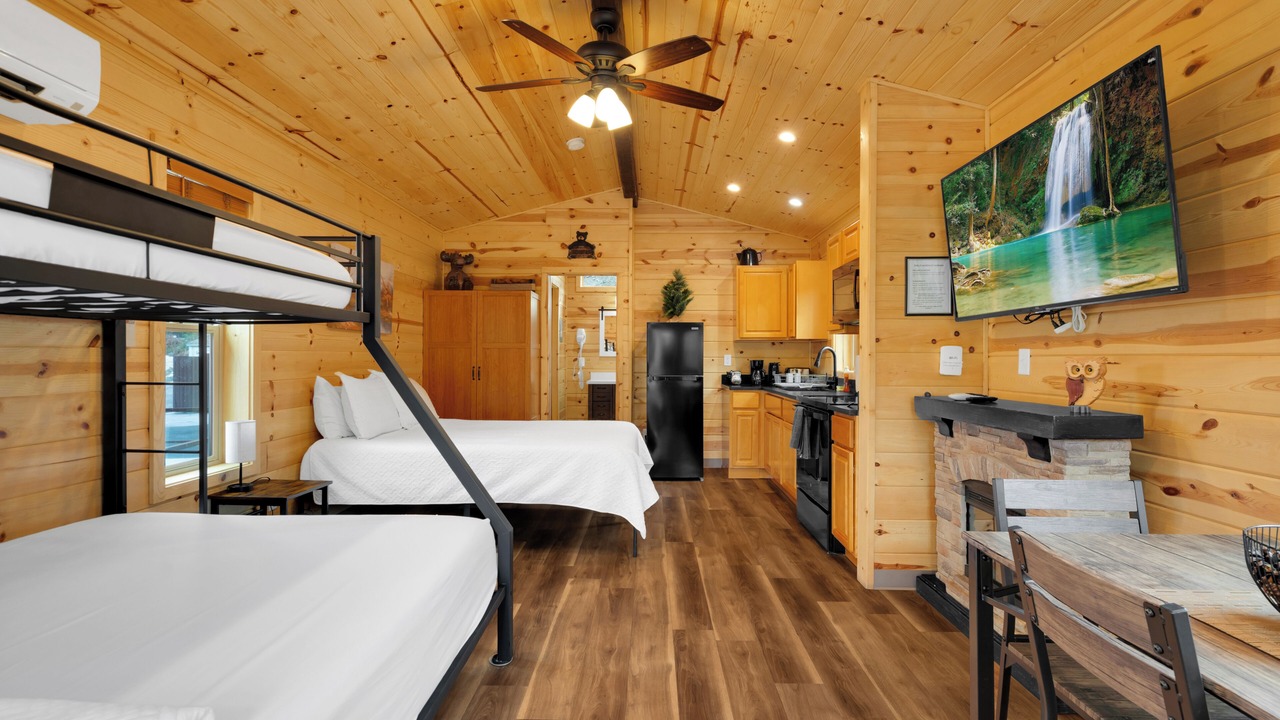 Photo of Bedroom in Summerhaven