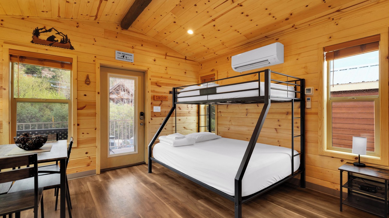 Photo of Bedroom in Summerhaven