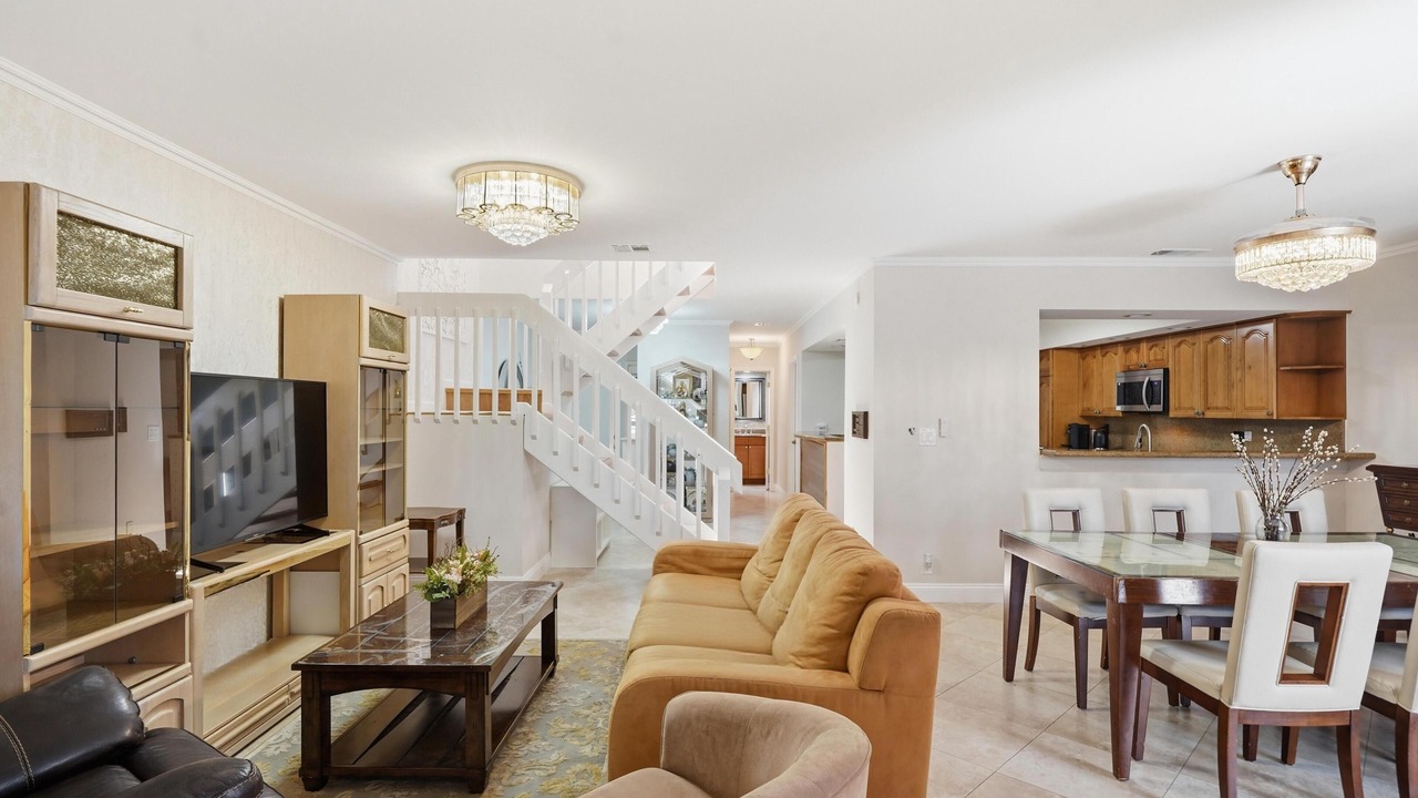 Photo of Livingroom in Deerfield Beach