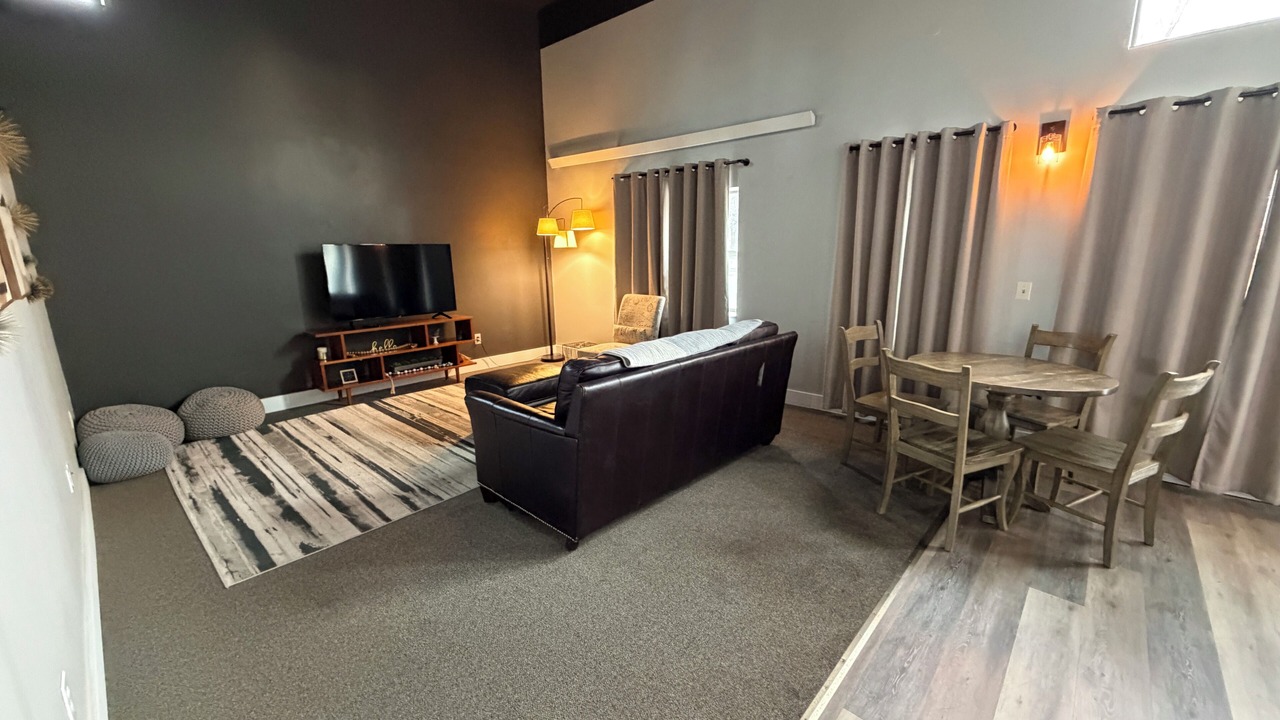 Photo of Livingroom in South Side