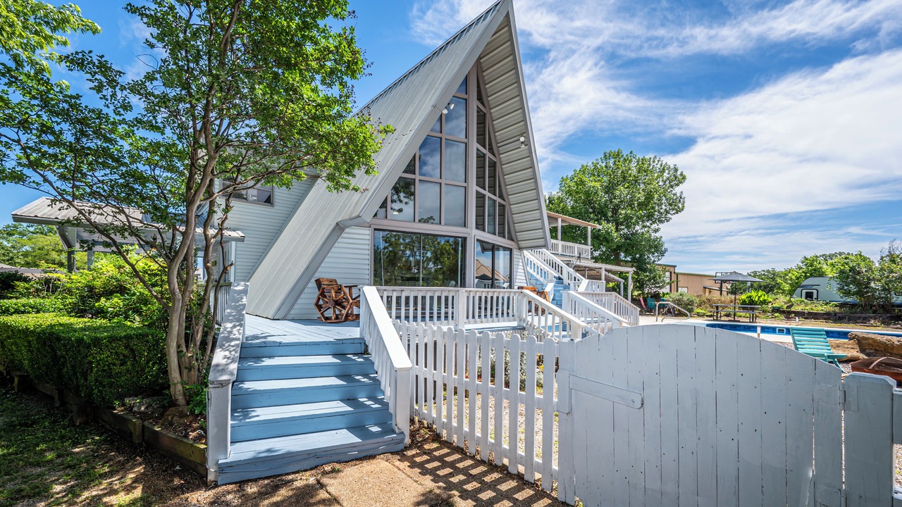 Photo of Outdoor in Kingston