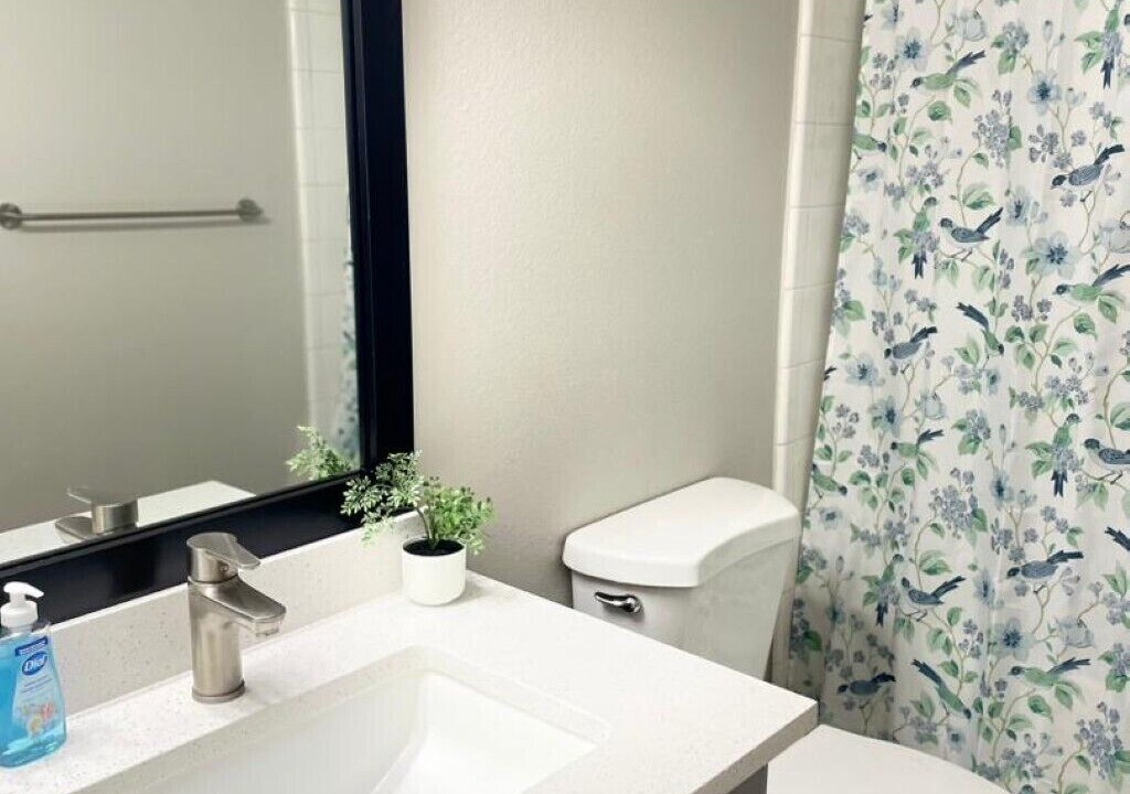 Photo of Bathroom in Alden Bridge