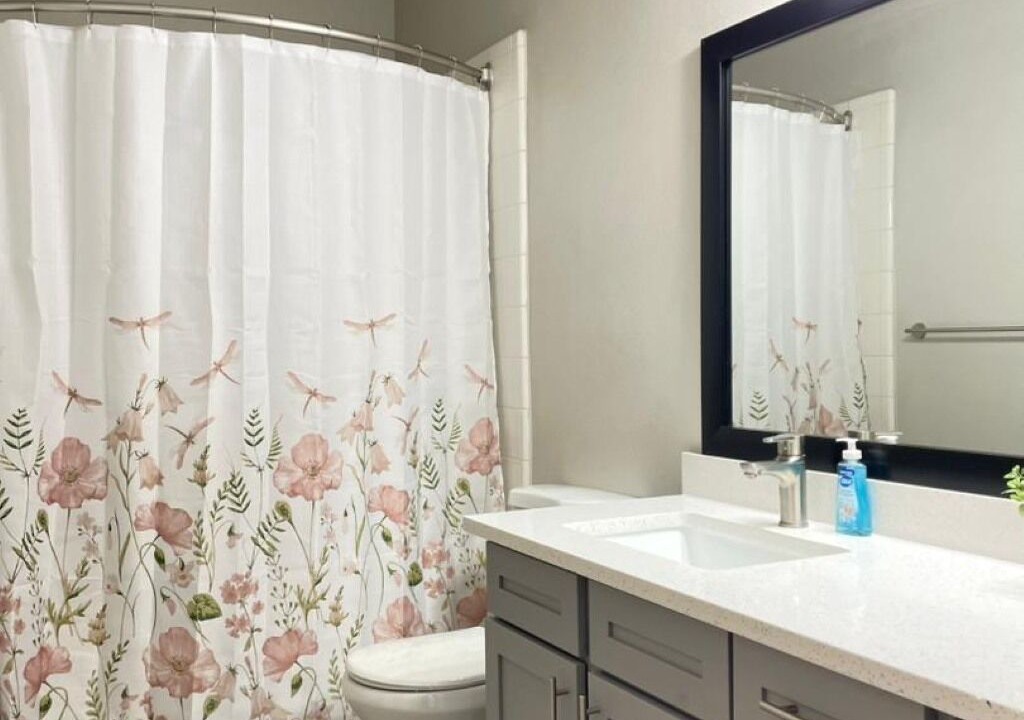 Photo of Bathroom in Alden Bridge