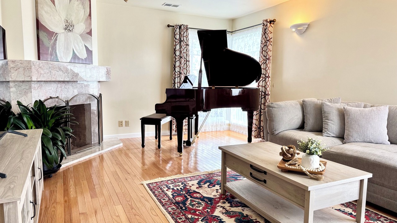 Photo of Livingroom in Broadmoor