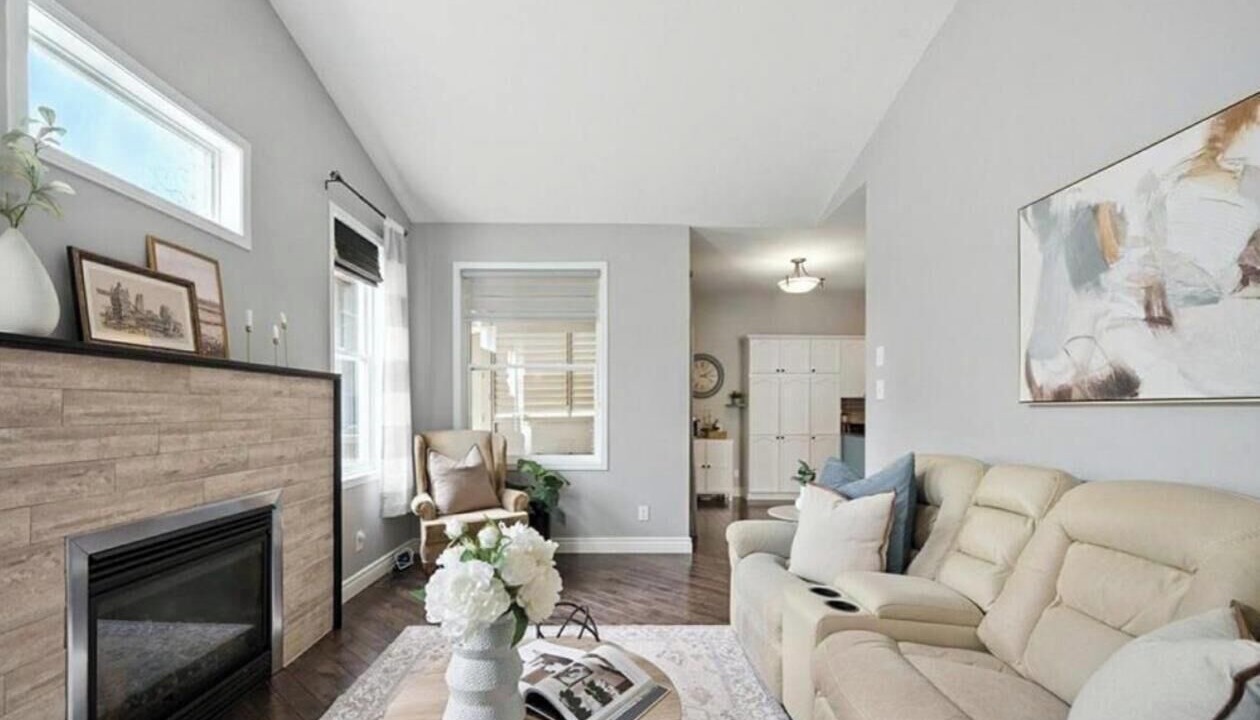 Photo of Livingroom in Ottawa Division