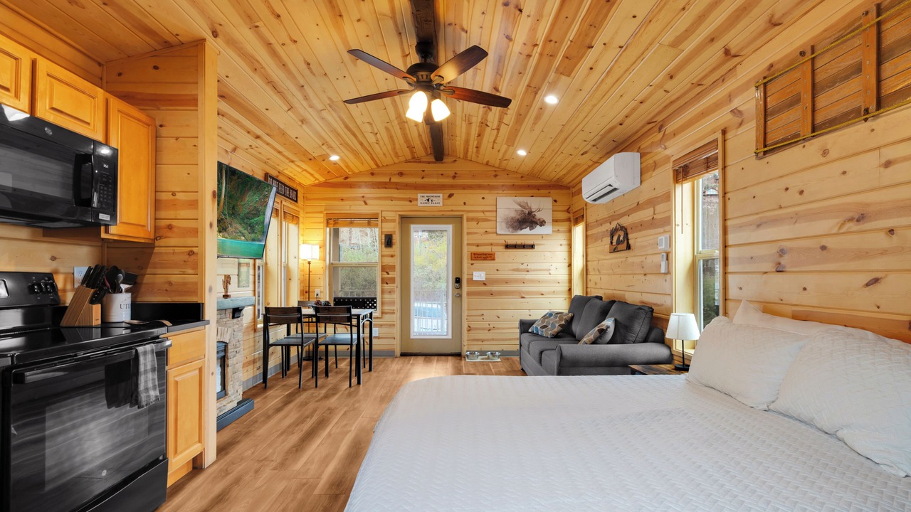 Photo of Bedroom in Summerhaven