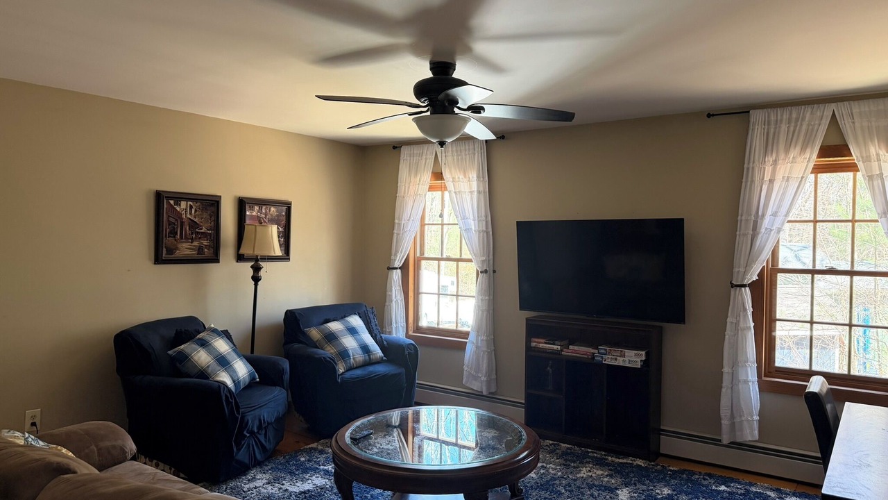 Photo of Livingroom in Tolland