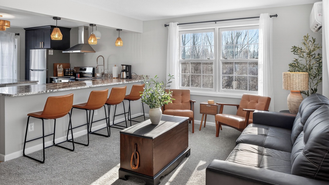 Photo of Livingroom in Amherst