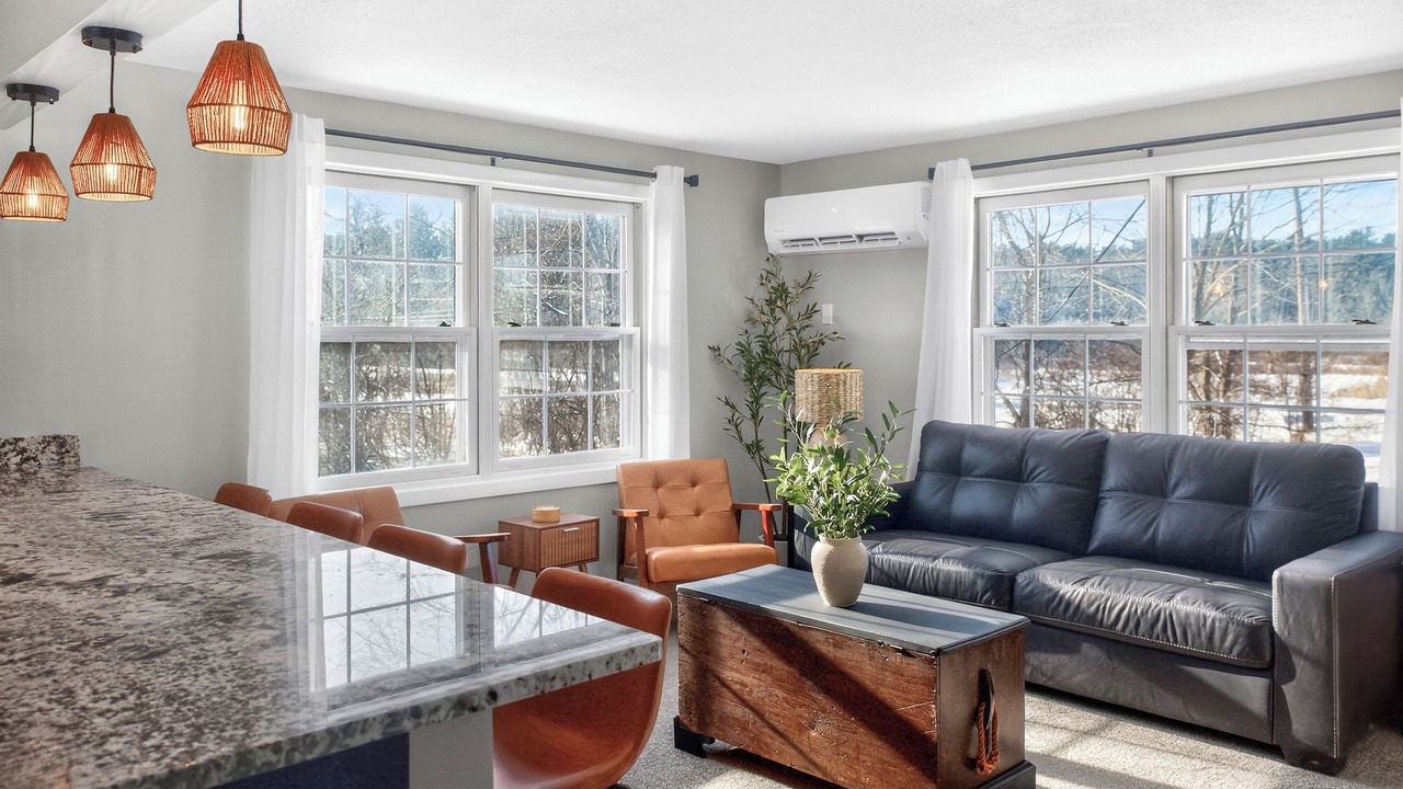 Photo of Livingroom in Amherst