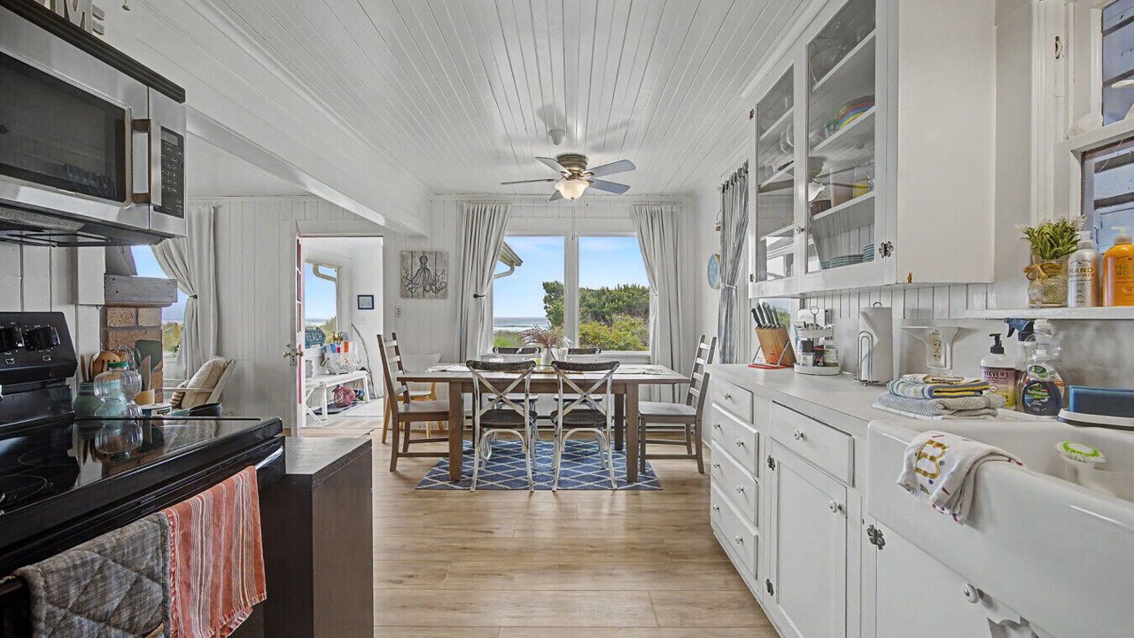 Photo of Kitchen in Rockaway Beach