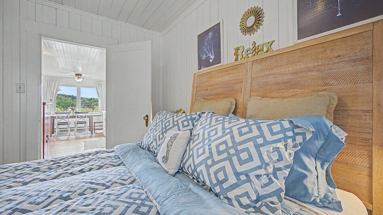 Photo of Bedroom in Rockaway Beach