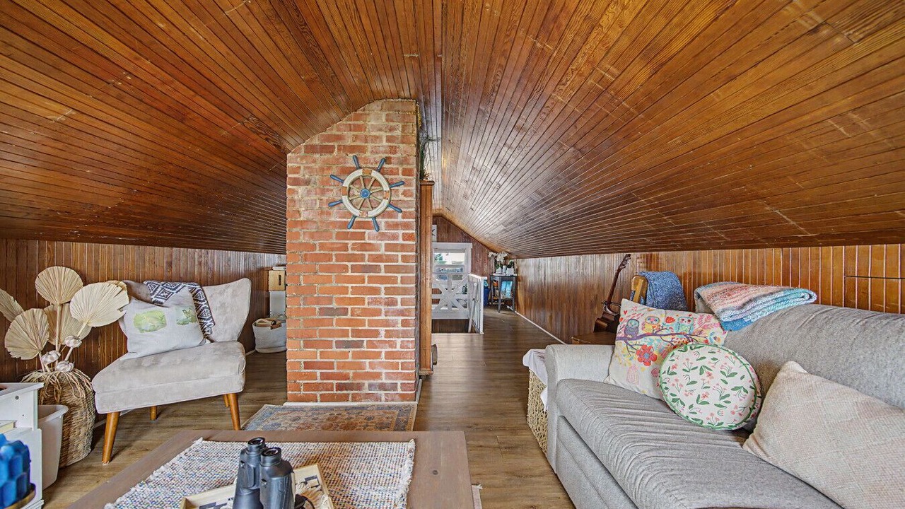 Photo of Livingroom in Rockaway Beach