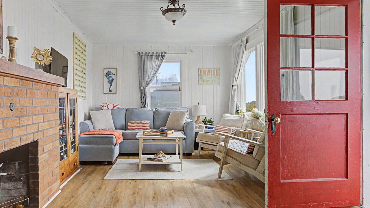 Photo of Livingroom in Rockaway Beach