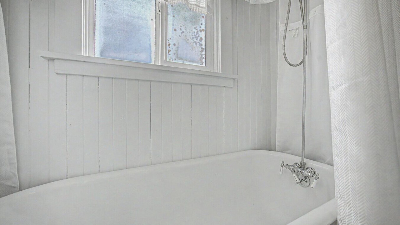 Photo of Bathroom in Rockaway Beach