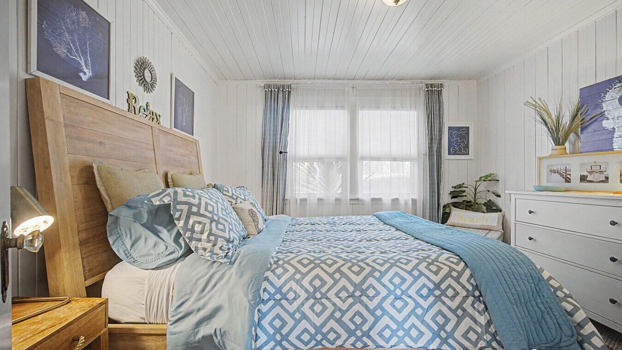 Photo of Bedroom in Rockaway Beach