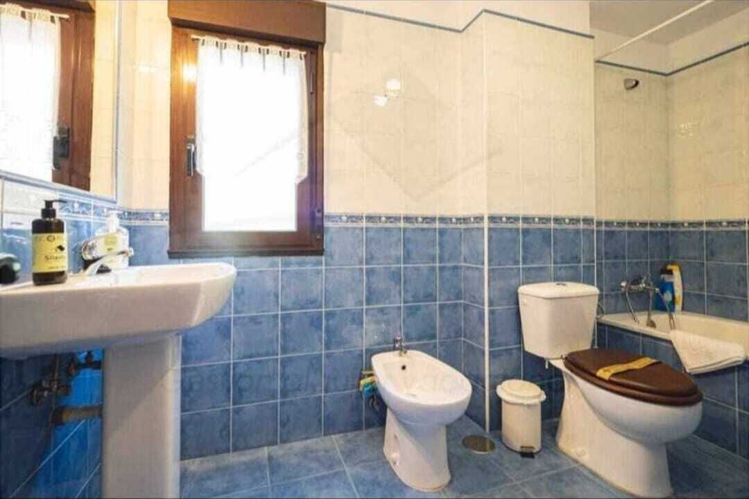 Photo of Bathroom in Perlleces
