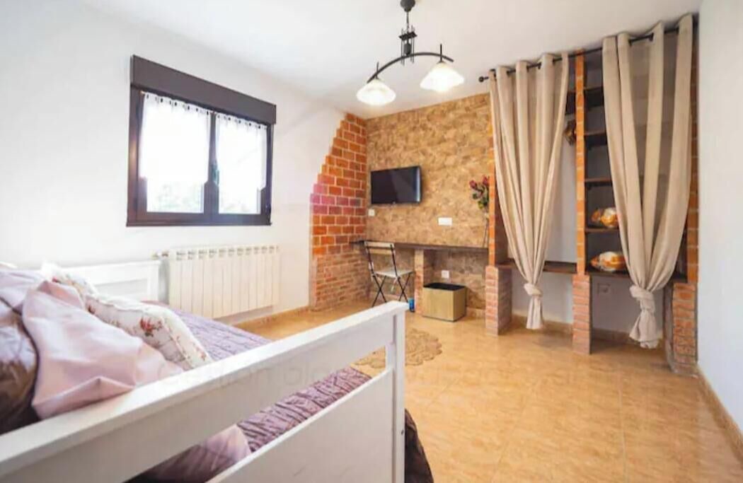 Photo of Bedroom in Perlleces