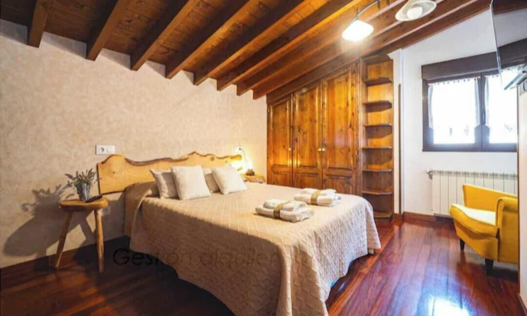 Photo of Bedroom in Perlleces