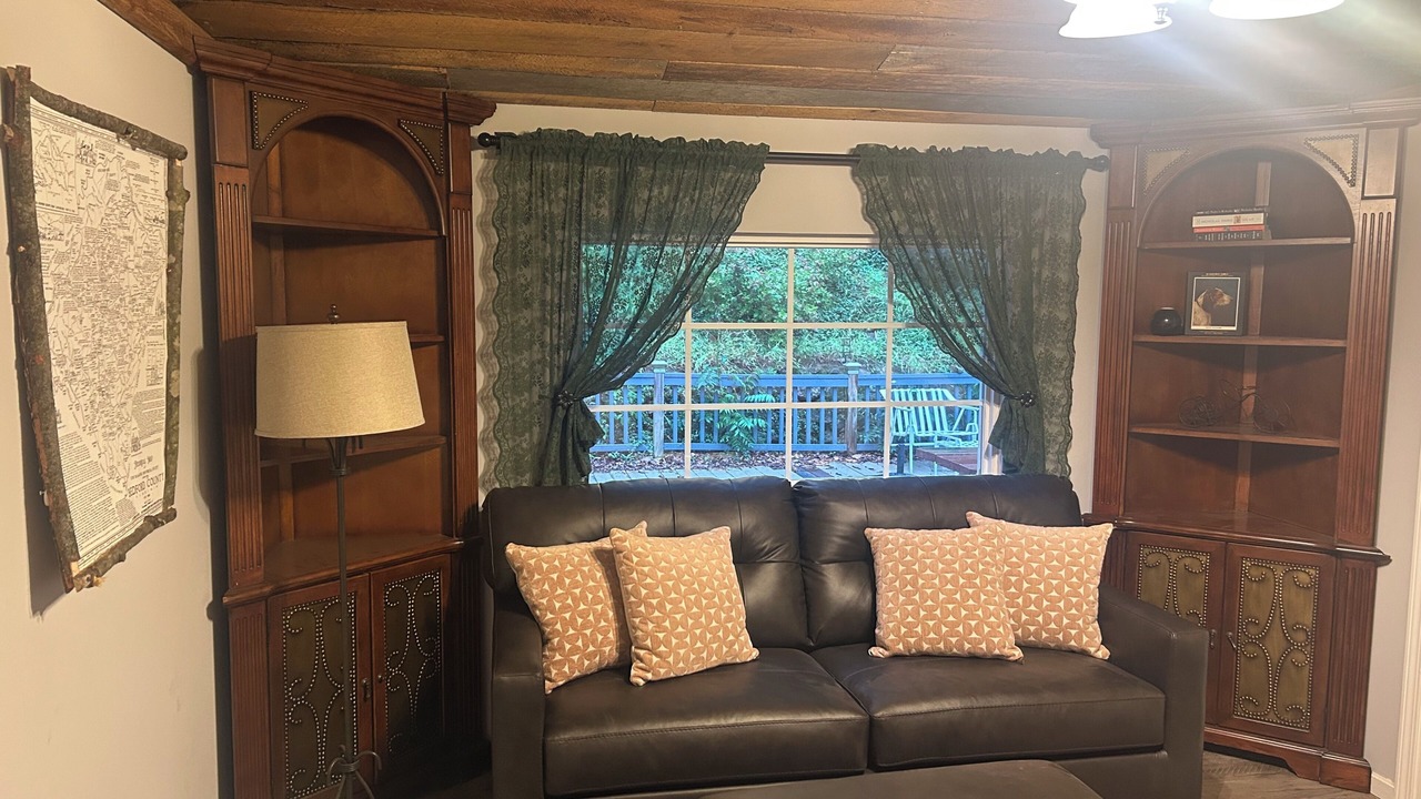 Photo of Livingroom in Thaxton