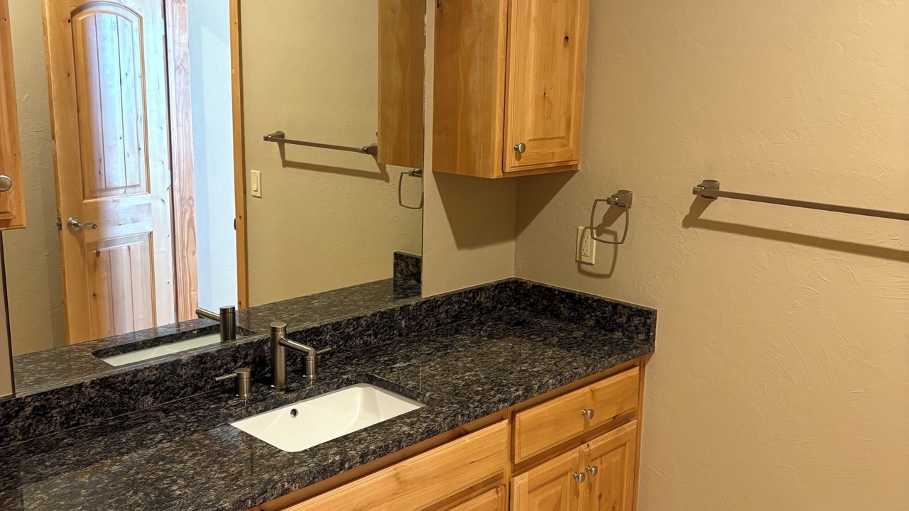 Photo of Bathroom in Elk City