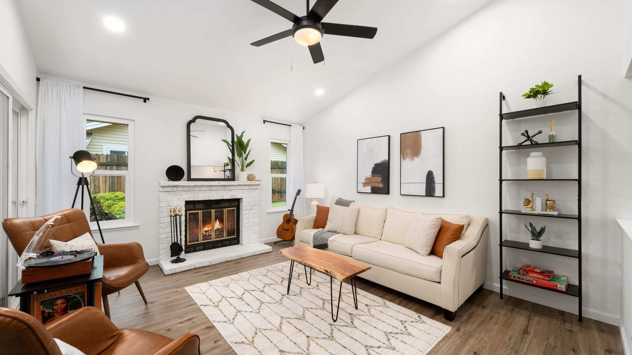 Photo of Livingroom in Pleasant Grove