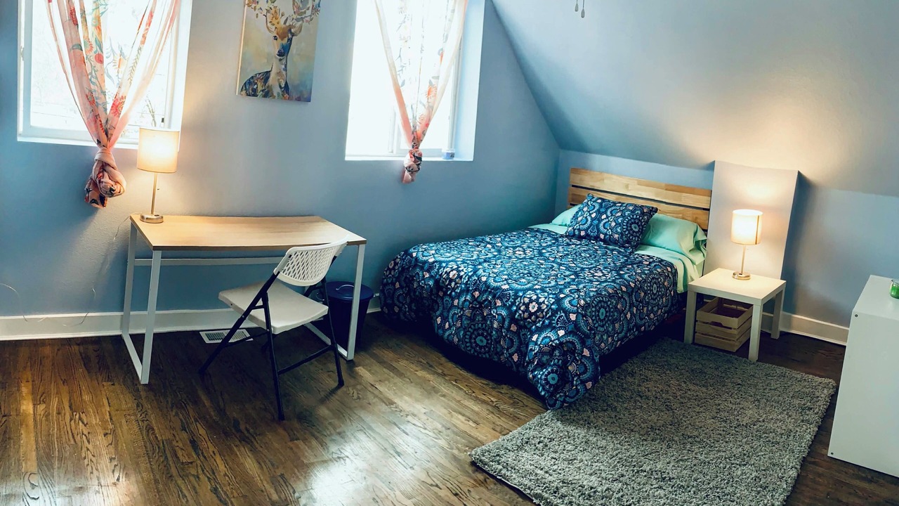 Photo of Bedroom in Jefferson Park