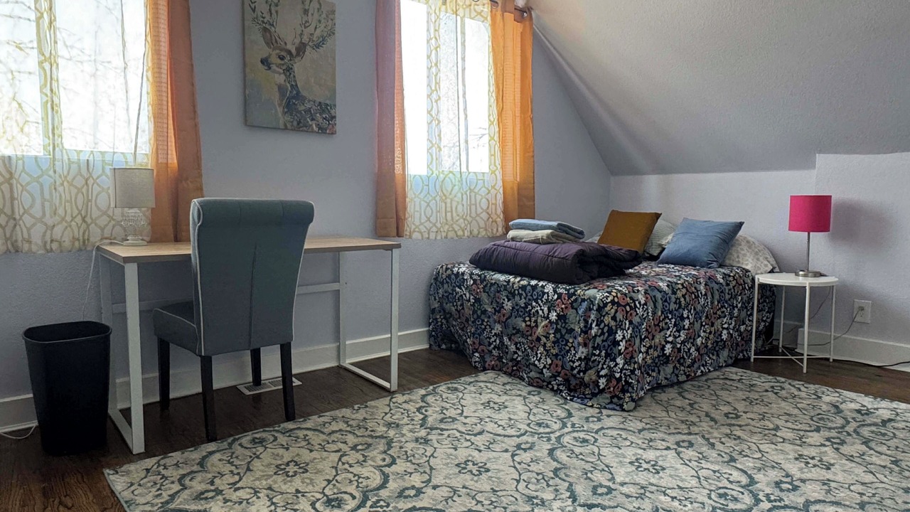 Photo of Bedroom in Jefferson Park
