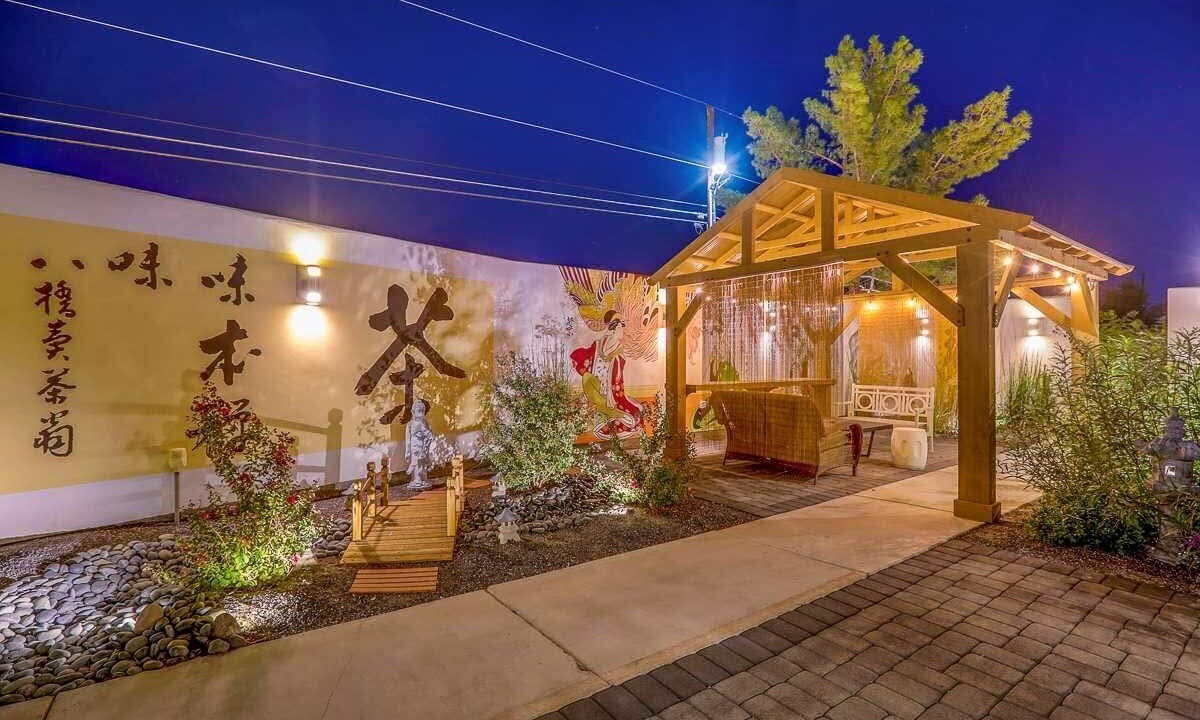 Photo of Patio Balcony in Chinatown