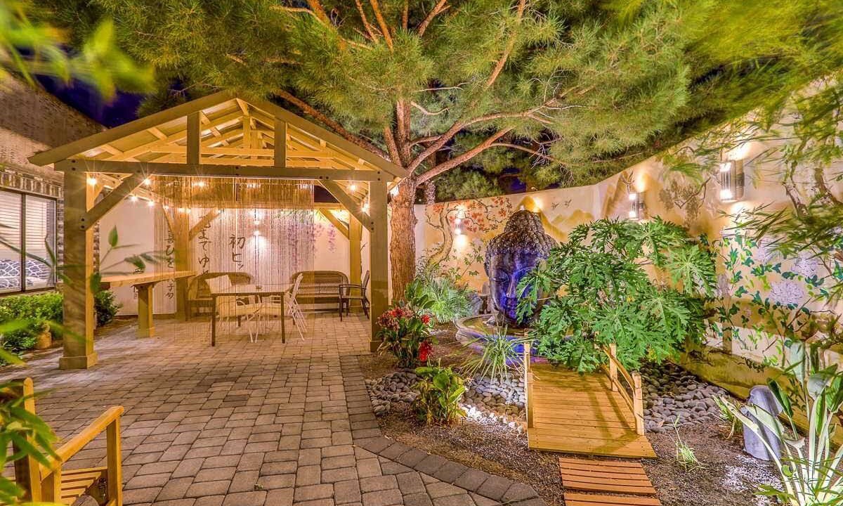 Photo of Patio Balcony in Chinatown