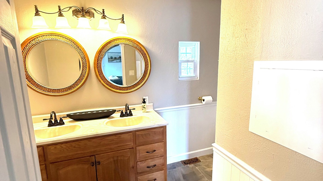 Photo of Bathroom in Hardin