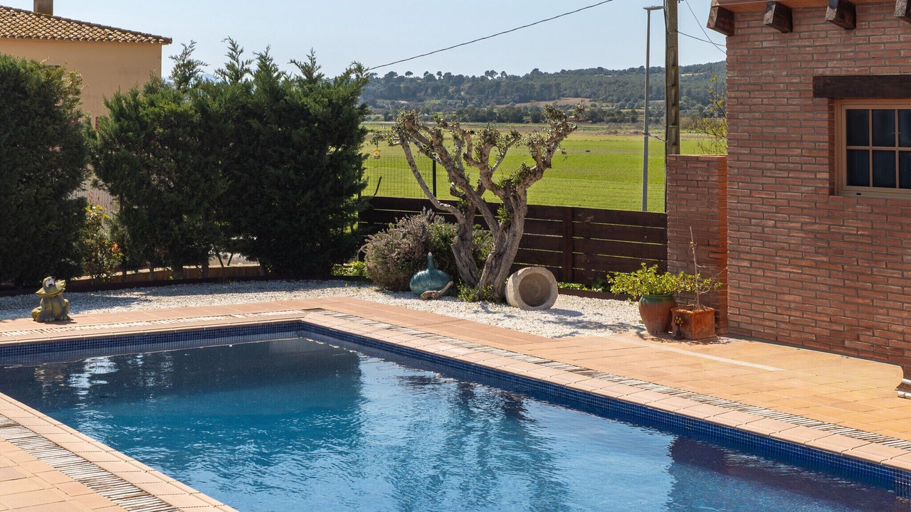 Photo of Outdoor in Albons