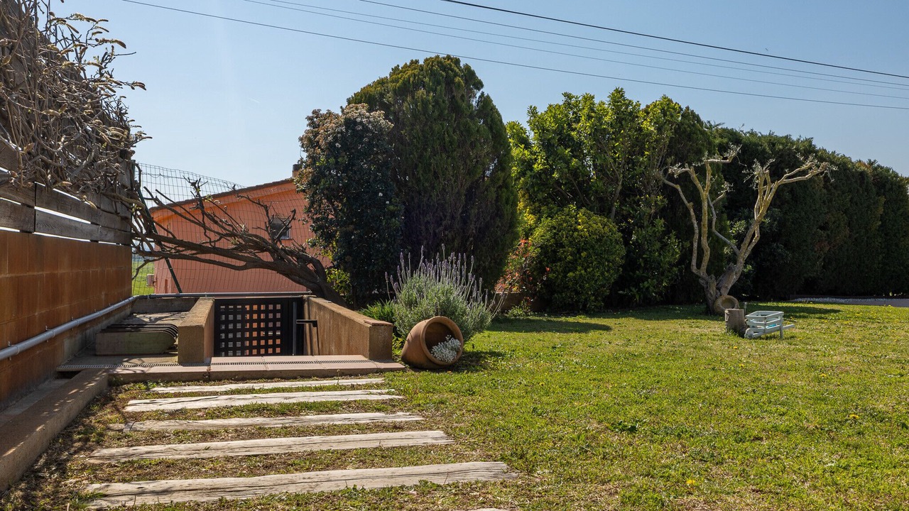 Photo of Outdoor in Albons