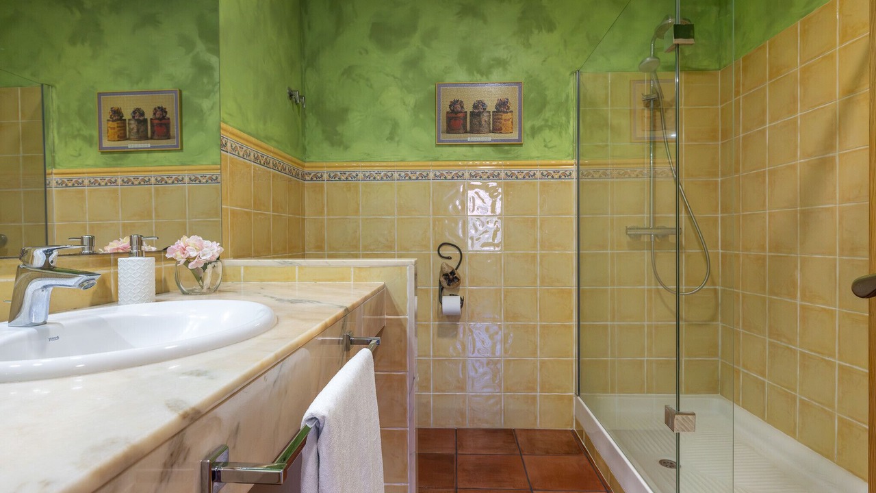 Photo of Bathroom in Albons