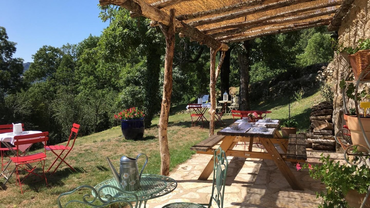 Photo of Outdoor in Vebron