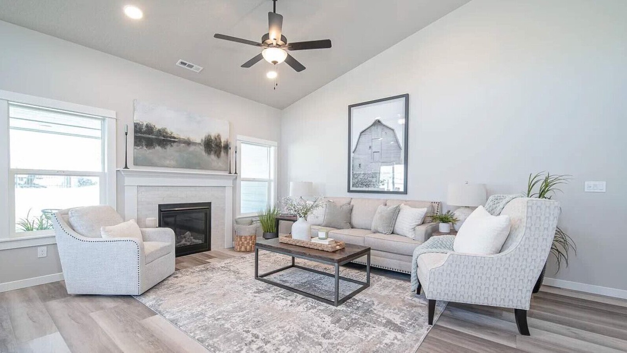 Photo of Livingroom in Tri-Cities